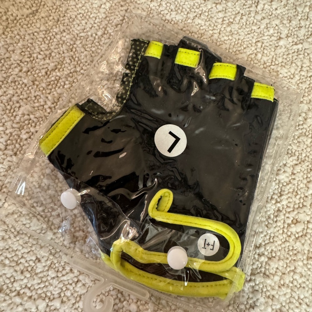 NWT non branded gym work out gloves